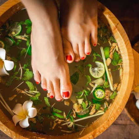 NGÂM CHÂN + MASSAGE FOOT 99K